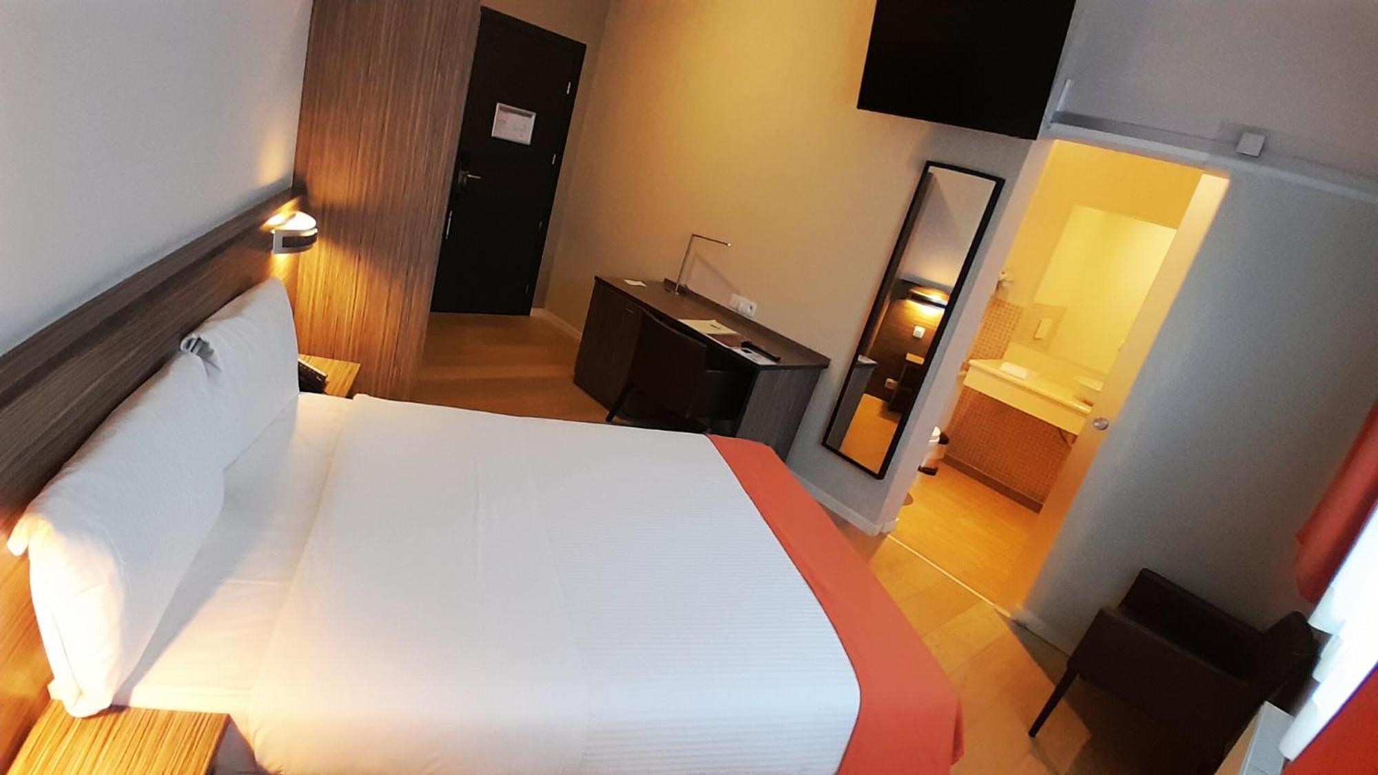 Hotel Taormina Brussels Airport Завентем Экстерьер фото