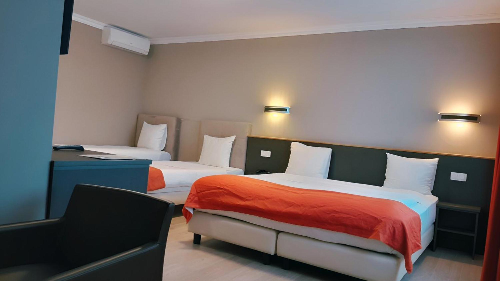 Hotel Taormina Brussels Airport Завентем Экстерьер фото